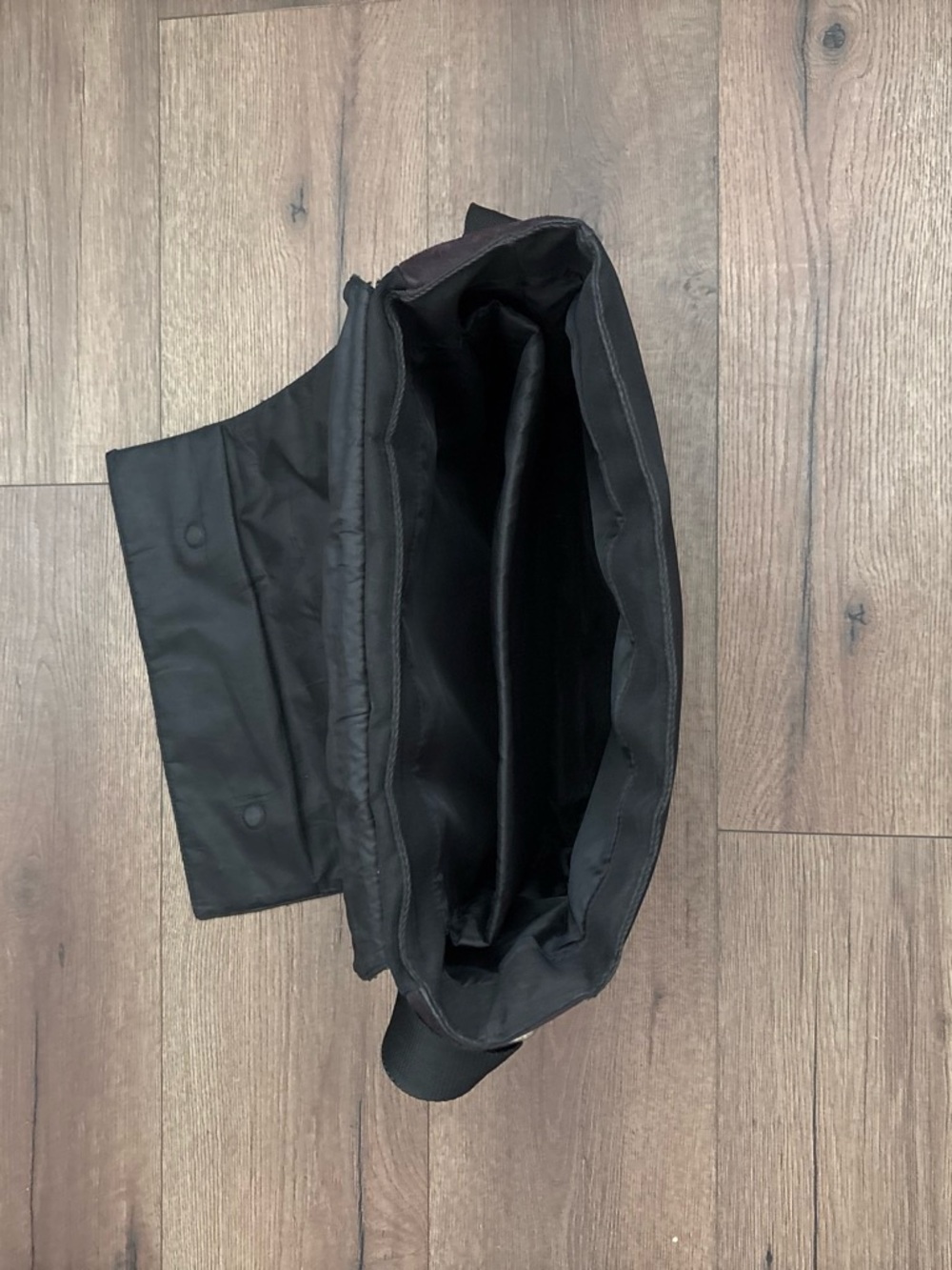 Kenneth Cole Black Messenger Bag with Dark Black Stripe - Picture 2 of 5